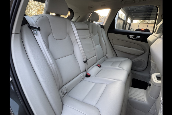 Volvo XC60 2.0 T8 Twin Engine AWD Inscription Luchtvering/Trekhaak/Pano/Leer/LED