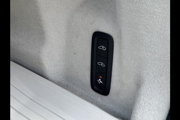 Volvo XC60 2.0 T8 Twin Engine AWD Inscription Luchtvering/Trekhaak/Pano/Leer/LED