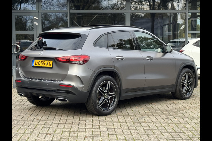 Mercedes-Benz GLA 180 Business Solution AMG Automaat/Panoramadak/LED/Keyless/Widescreen