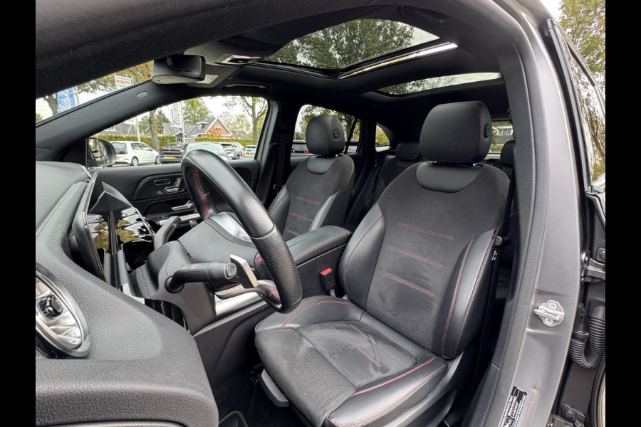 Mercedes-Benz GLA 180 Business Solution AMG Automaat/Panoramadak/LED/Keyless/Widescreen