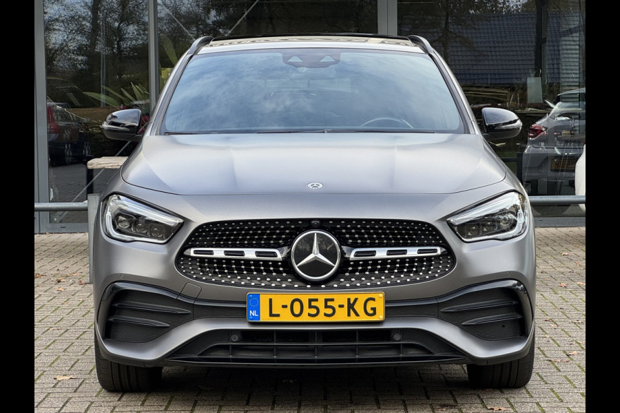 Mercedes-Benz GLA 180 Business Solution AMG Automaat/Panoramadak/LED/Keyless/Widescreen
