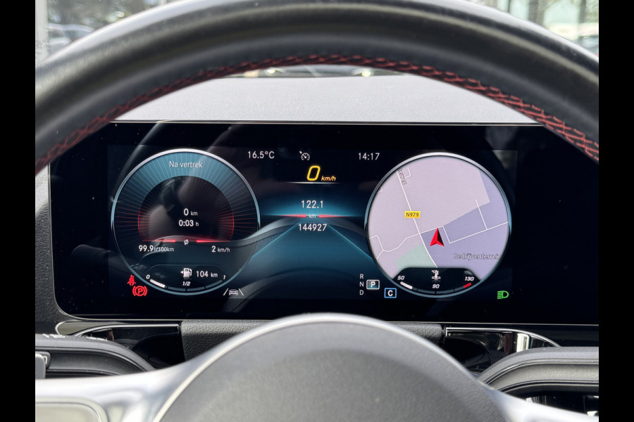 Mercedes-Benz GLA 180 Business Solution AMG Automaat/Panoramadak/LED/Keyless/Widescreen