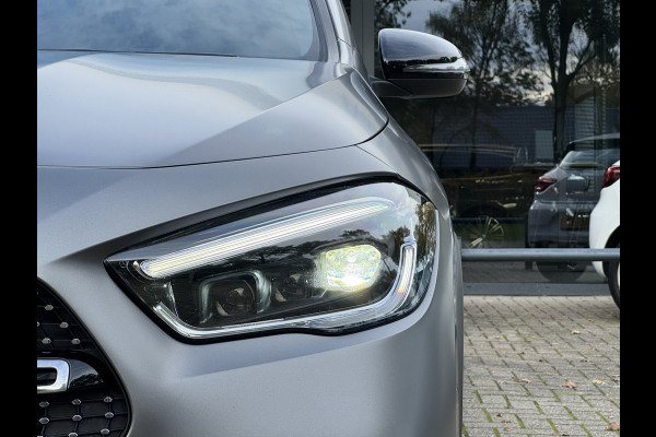 Mercedes-Benz GLA 180 Business Solution AMG Automaat/Panoramadak/LED/Keyless/Widescreen