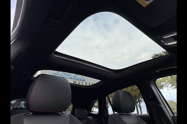 Mercedes-Benz GLA 180 Business Solution AMG Automaat/Panoramadak/LED/Keyless/Widescreen