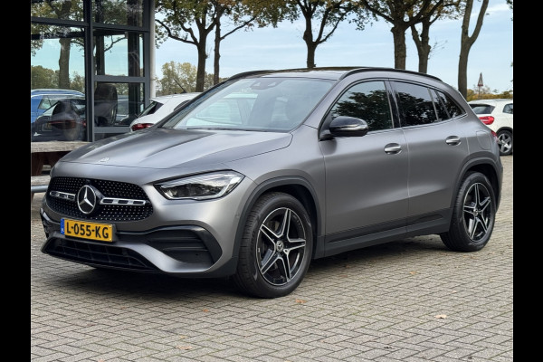 Mercedes-Benz GLA 180 Business Solution AMG Automaat/Panoramadak/LED/Keyless/Widescreen