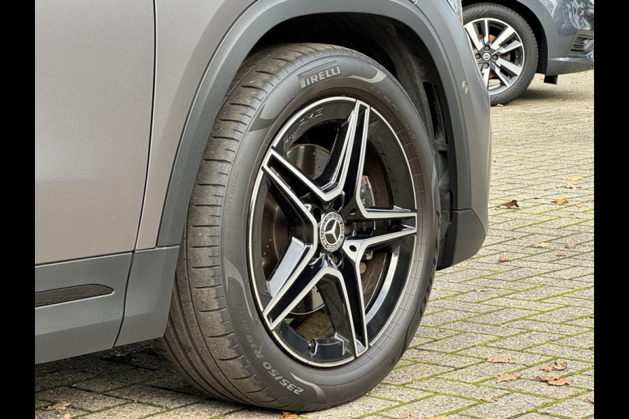 Mercedes-Benz GLA 180 Business Solution AMG Automaat/Panoramadak/LED/Keyless/Widescreen