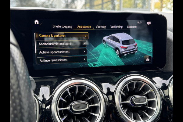 Mercedes-Benz GLA 180 Business Solution AMG Automaat/Panoramadak/LED/Keyless/Widescreen