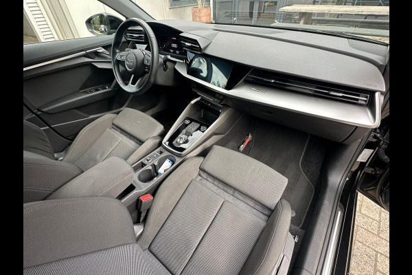 Audi A3 Sportback 30 TFSI Business edition Automaat/VTcockpit/Trekhaak/Led/Cruise/PDC