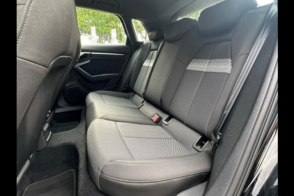 Audi A3 Sportback 30 TFSI Business edition Automaat/VTcockpit/Trekhaak/Led/Cruise/PDC