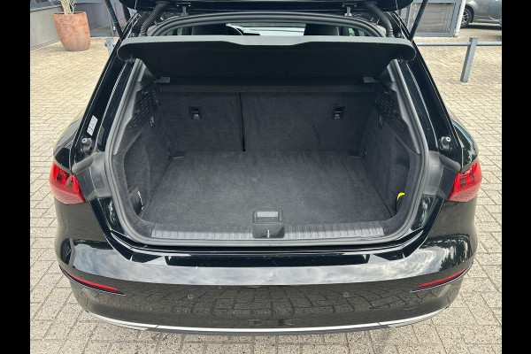 Audi A3 Sportback 30 TFSI Business edition Automaat/VTcockpit/Trekhaak/Led/Cruise/PDC