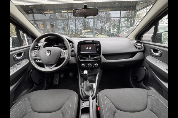 Renault Clio Estate 0.9 TCe Limited Navigatie/Trekhaak/Dab/Cruise/PDC/Getint glas  APK t/m 18-10-2027