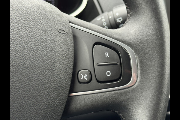 Renault Clio Estate 0.9 TCe Limited Navigatie/Trekhaak/Dab/Cruise/PDC/Getint glas  APK t/m 18-10-2027