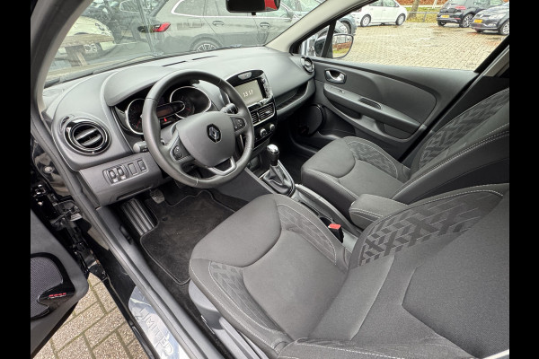 Renault Clio Estate 0.9 TCe Limited Navigatie/Trekhaak/Dab/Cruise/PDC/Getint glas  APK t/m 18-10-2027