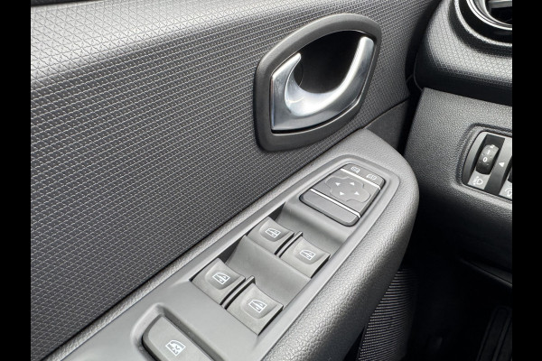 Renault Clio Estate 0.9 TCe Limited Navigatie/Trekhaak/Dab/Cruise/PDC/Getint glas  APK t/m 18-10-2027