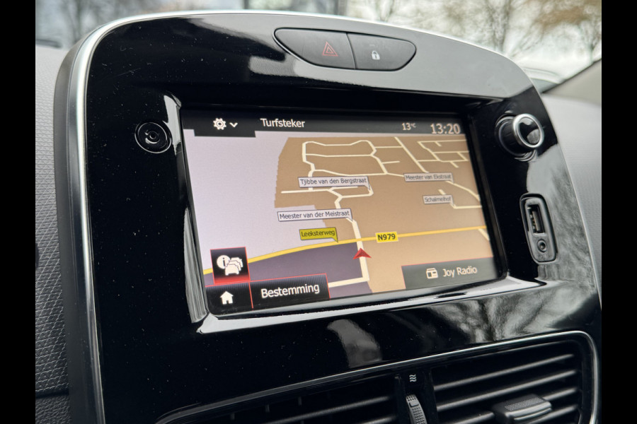 Renault Clio Estate 0.9 TCe Limited Navigatie/Trekhaak/Dab/Cruise/PDC/Getint glas  APK t/m 18-10-2027