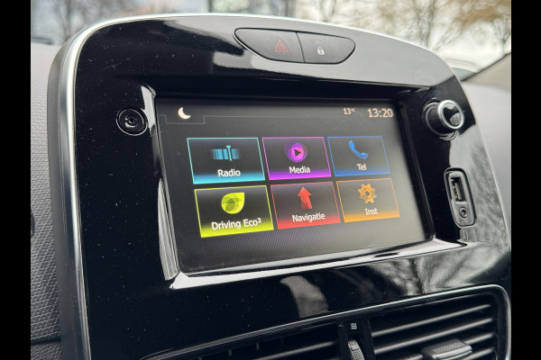 Renault Clio Estate 0.9 TCe Limited Navigatie/Trekhaak/Dab/Cruise/PDC/Getint glas  APK t/m 18-10-2027