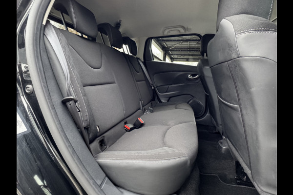 Renault Clio Estate 0.9 TCe Limited Navigatie/Trekhaak/Dab/Cruise/PDC/Getint glas  APK t/m 18-10-2027