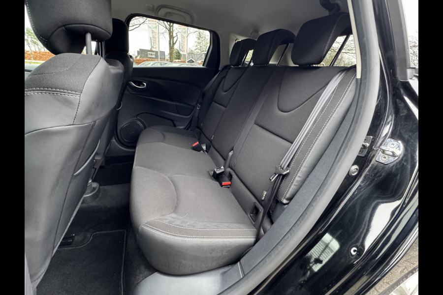 Renault Clio Estate 0.9 TCe Limited Navigatie/Trekhaak/Dab/Cruise/PDC/Getint glas  APK t/m 18-10-2027