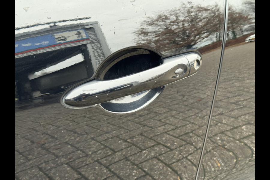 Renault Clio Estate 0.9 TCe Limited Navigatie/Trekhaak/Dab/Cruise/PDC/Getint glas  APK t/m 18-10-2027