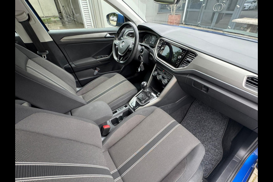Volkswagen T-Roc 1.0 TSI Style Navigatie/Cruise/Clima/LM-Velgen/Apple-Android/Audio