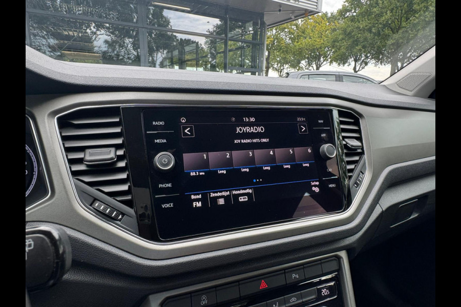 Volkswagen T-Roc 1.0 TSI Style Navigatie/Cruise/Clima/LM-Velgen/Apple-Android/Audio