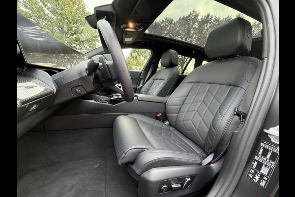 BMW 5 Serie Touring 540d xDrive M-Sport FULL OPTION Leer/Pano/Camera/Trekhaak/ 21 inch