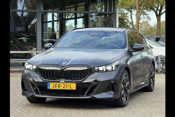 BMW 5 Serie Touring 540d xDrive M-Sport FULL OPTION Leer/Pano/Camera/Trekhaak/ 21 inch