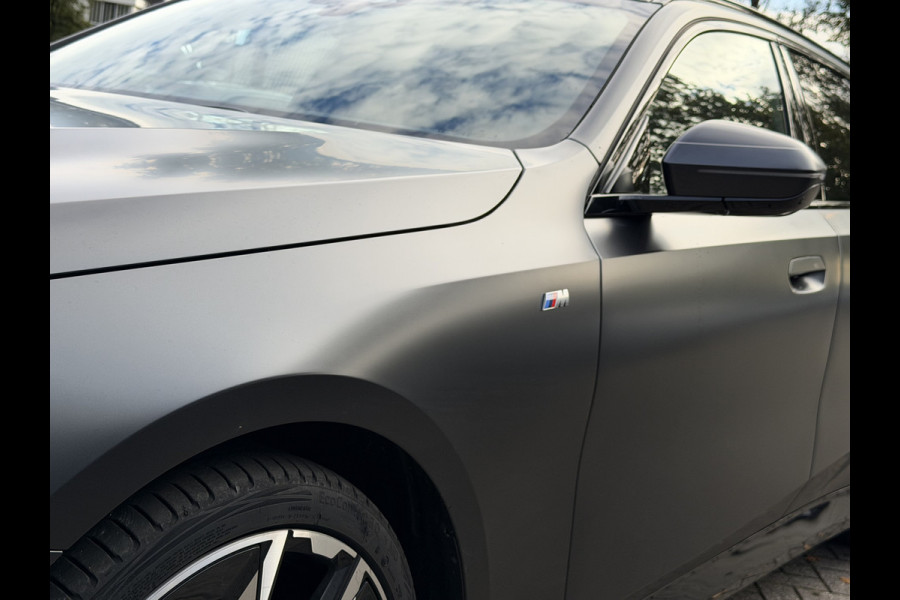 BMW 5 Serie Touring 540d xDrive M-Sport FULL OPTION Leer/Pano/Camera/Trekhaak/ 21 inch