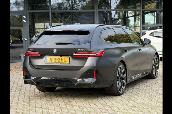 BMW 5 Serie Touring 540d xDrive M-Sport FULL OPTION Leer/Pano/Camera/Trekhaak/ 21 inch