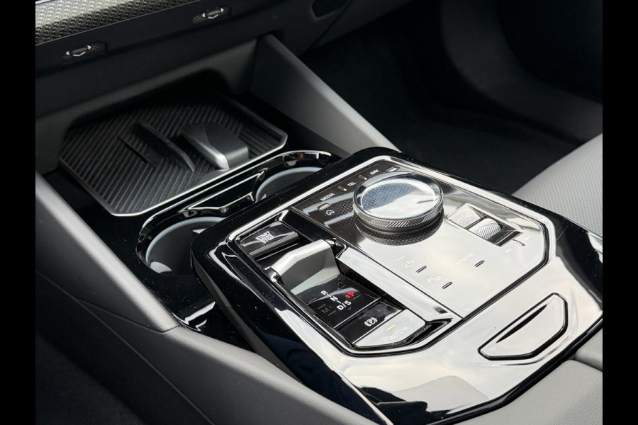 BMW 5 Serie Touring 540d xDrive M-Sport FULL OPTION Leer/Pano/Camera/Trekhaak/ 21 inch