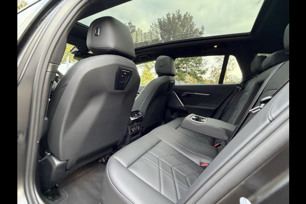 BMW 5 Serie Touring 540d xDrive M-Sport FULL OPTION Leer/Pano/Camera/Trekhaak/ 21 inch