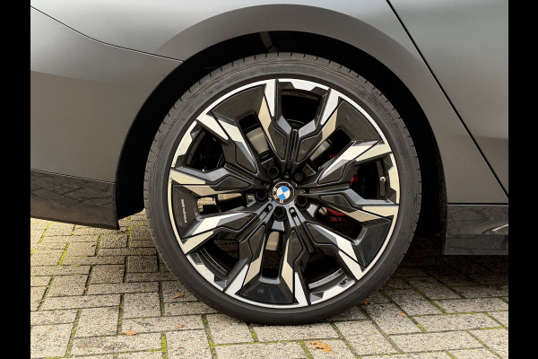 BMW 5 Serie Touring 540d xDrive M-Sport FULL OPTION Leer/Pano/Camera/Trekhaak/ 21 inch