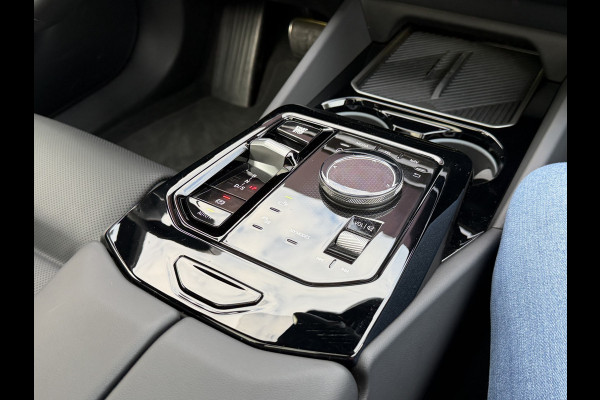 BMW 5 Serie Touring 540d xDrive M-Sport FULL OPTION Leer/Pano/Camera/Trekhaak/ 21 inch