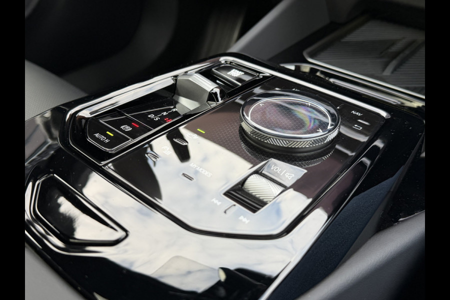 BMW 5 Serie Touring 540d xDrive M-Sport FULL OPTION Leer/Pano/Camera/Trekhaak/ 21 inch