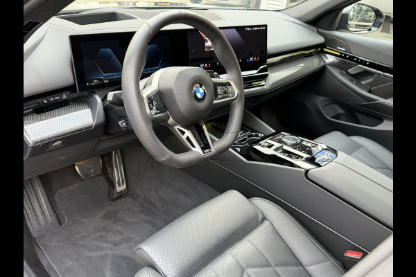 BMW 5 Serie Touring 540d xDrive FULL OPTION Leer/Pano/Camera/Trekhaak/ 21 inch