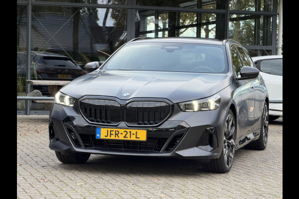 BMW 5 Serie Touring 540d xDrive FULL OPTION Leer/Pano/Camera/Trekhaak/ 21 inch
