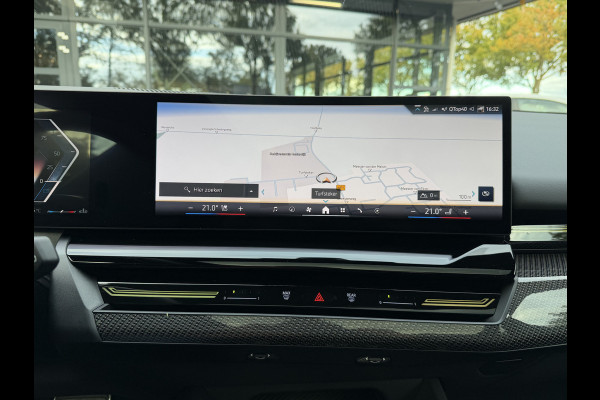 BMW 5 Serie Touring 540d xDrive FULL OPTION Leer/Pano/Camera/Trekhaak/ 21 inch