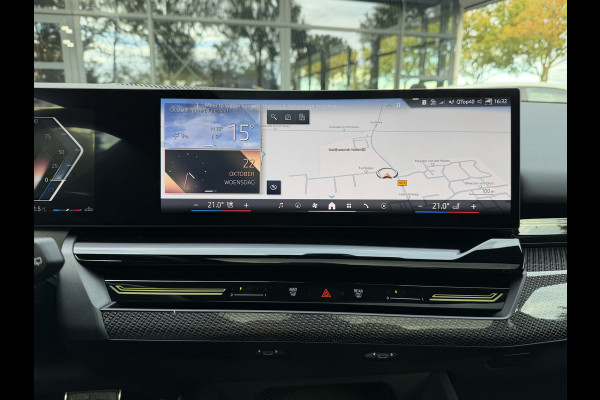 BMW 5 Serie Touring 540d xDrive FULL OPTION Leer/Pano/Camera/Trekhaak/ 21 inch