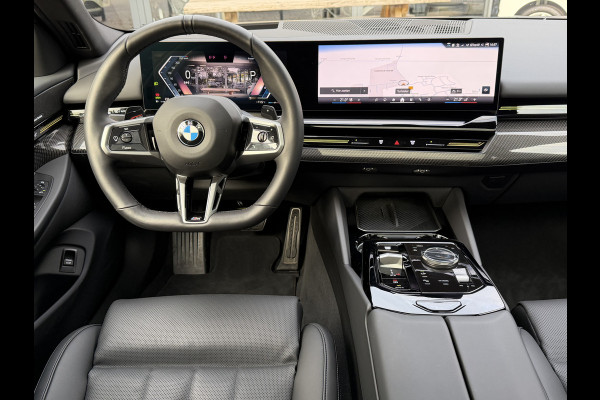 BMW 5 Serie Touring 540d xDrive FULL OPTION Leer/Pano/Camera/Trekhaak/ 21 inch