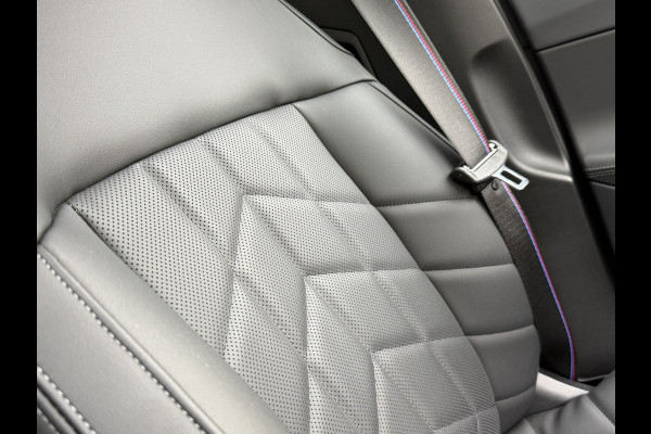 BMW 5 Serie Touring 540d xDrive FULL OPTION Leer/Pano/Camera/Trekhaak/ 21 inch