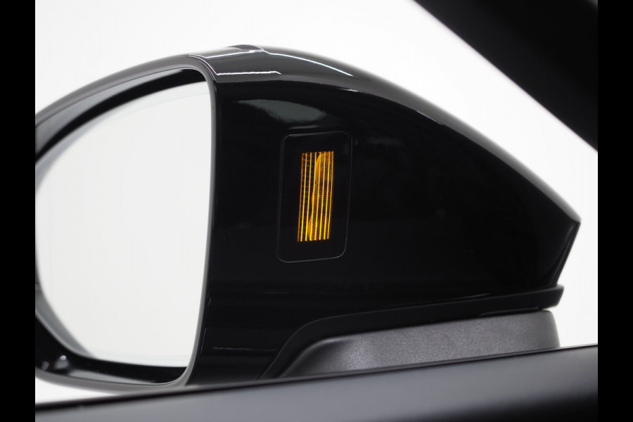 Audi A6 Avant 55 TFSI e quattro Competition | Panoramadak | RS Stoelen | Chameleon | Sfeerverlichting | Adaptive Cruise