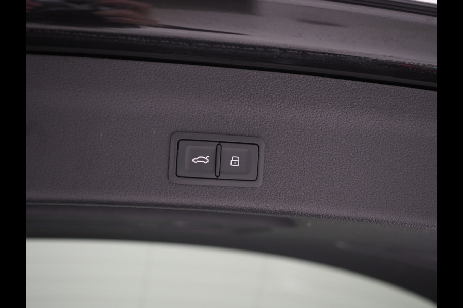 Audi A6 Avant 55 TFSI e quattro Competition | Panoramadak | RS Stoelen | Chameleon | Sfeerverlichting | Adaptive Cruise