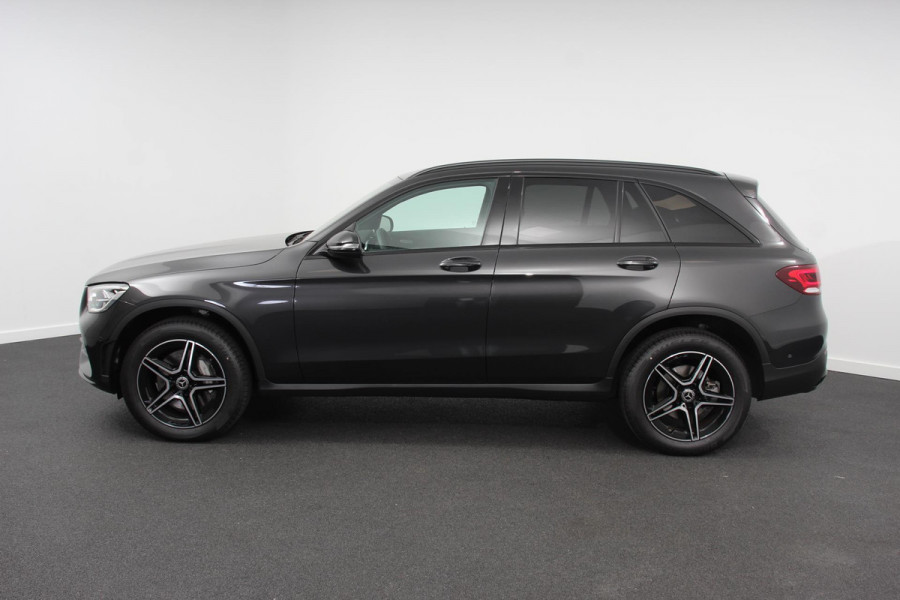 Mercedes-Benz GLC 300e 4-MATIC Business AMG Night Pack | Full LED | Trekhaak | Navigatie | PDC | Camera | MBUX