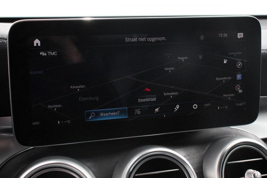 Mercedes-Benz GLC 300e 4-MATIC Business AMG Night Pack | Full LED | Trekhaak | Navigatie | PDC | Camera | MBUX