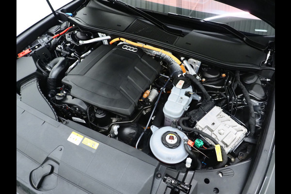 Audi A6 Avant 55 TFSI e quattro Competition | Panoramadak | RS Stoelen | Chameleon | Sfeerverlichting | Adaptive Cruise