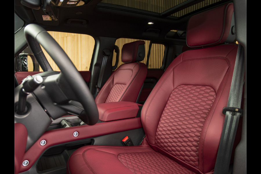 Land Rover Defender 110 2.0 P300e 110 X-Dynamic HSE ROOD LEDER