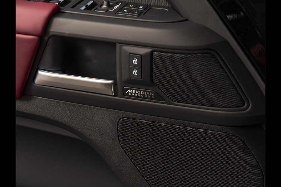 Land Rover Defender 110 2.0 P300e 110 X-Dynamic HSE ROOD LEDER