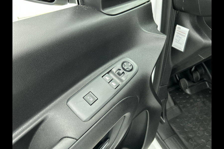 Peugeot Partner 1.5 BlueHDi 100 S&S L2 Navigatie Apple Carplay / Android Auto DAB trekhaak Cruise Control Airco Houten bekleding laadruimte