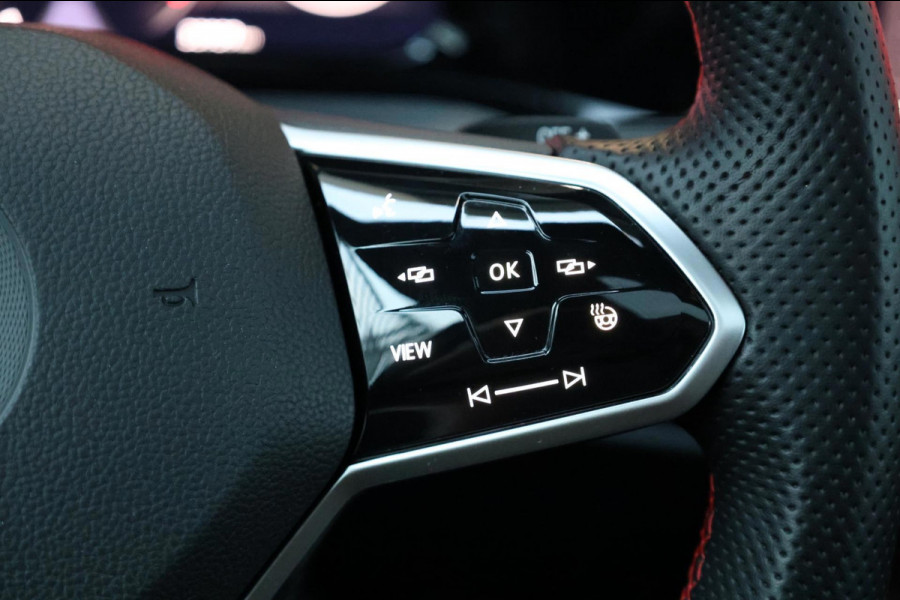 Volkswagen Golf 2.0 TSI GTI Clubsport 420+PK IQ/PANO/HUD/HALF LEER+ALCANTARA+S.VERWARMING/19"/CAM/LINE/ACC/ECC/12 MND GARANTIE!