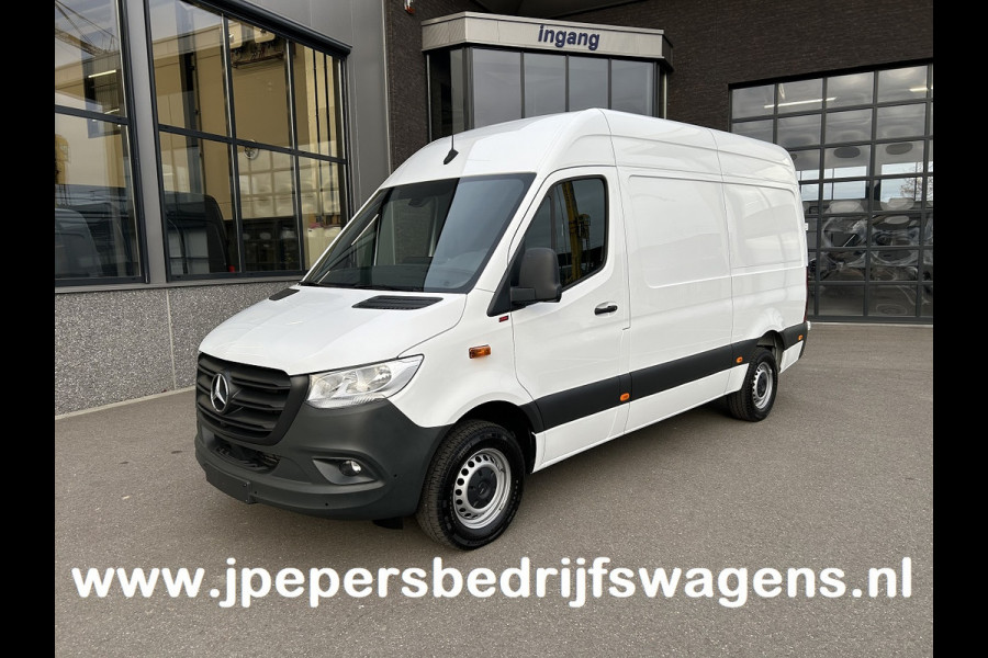Mercedes-Benz Sprinter 317 CDI L2 H2 MBUX / 360 Camera / Navigatie / Parkeersensoren / Cruise control / Airco / 270 Graden achterdeuren